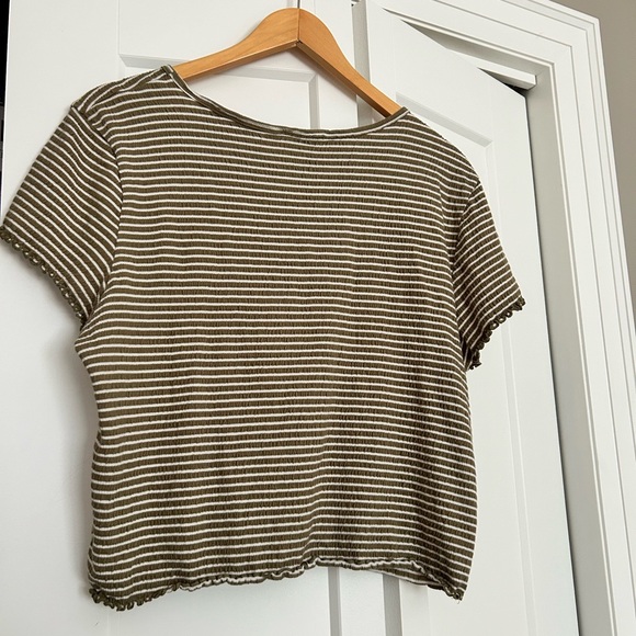 Green and white striped American Eagle Tshirt - Picture 2 of 3